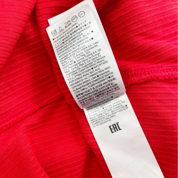 Banana Republic Red Ribbed 3/4 Sleeves Top Size Small - Picture 13 of 15